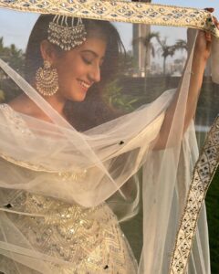 Aalisha Panwar Instagram - Iftar Party at Baba Siddique 2022.. 🤍 . . . Wearing- @neerusindia Styled- @nehaadhvikmahajan Jewellery- @the_jewel_gallery