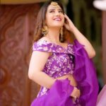 Aalisha Panwar Instagram - Well.. they say.. “Every Picture tells a Story” .. this is my Story .. .. Little Clumsy.. ., 👀🤦‍♀️ Anyone who can relate .. .?. .? 🤷‍♀️ . . Wearing- @the_adhya_designer Jewellery- @the_jewel_gallery 📸 - @the_wedding_saga