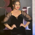Aalisha Panwar Instagram - Simple but Significant.. ..!! 🖤 . . Styling- @the_style_gramm Wearing- @fashionstruc Hair- @chhayanohar