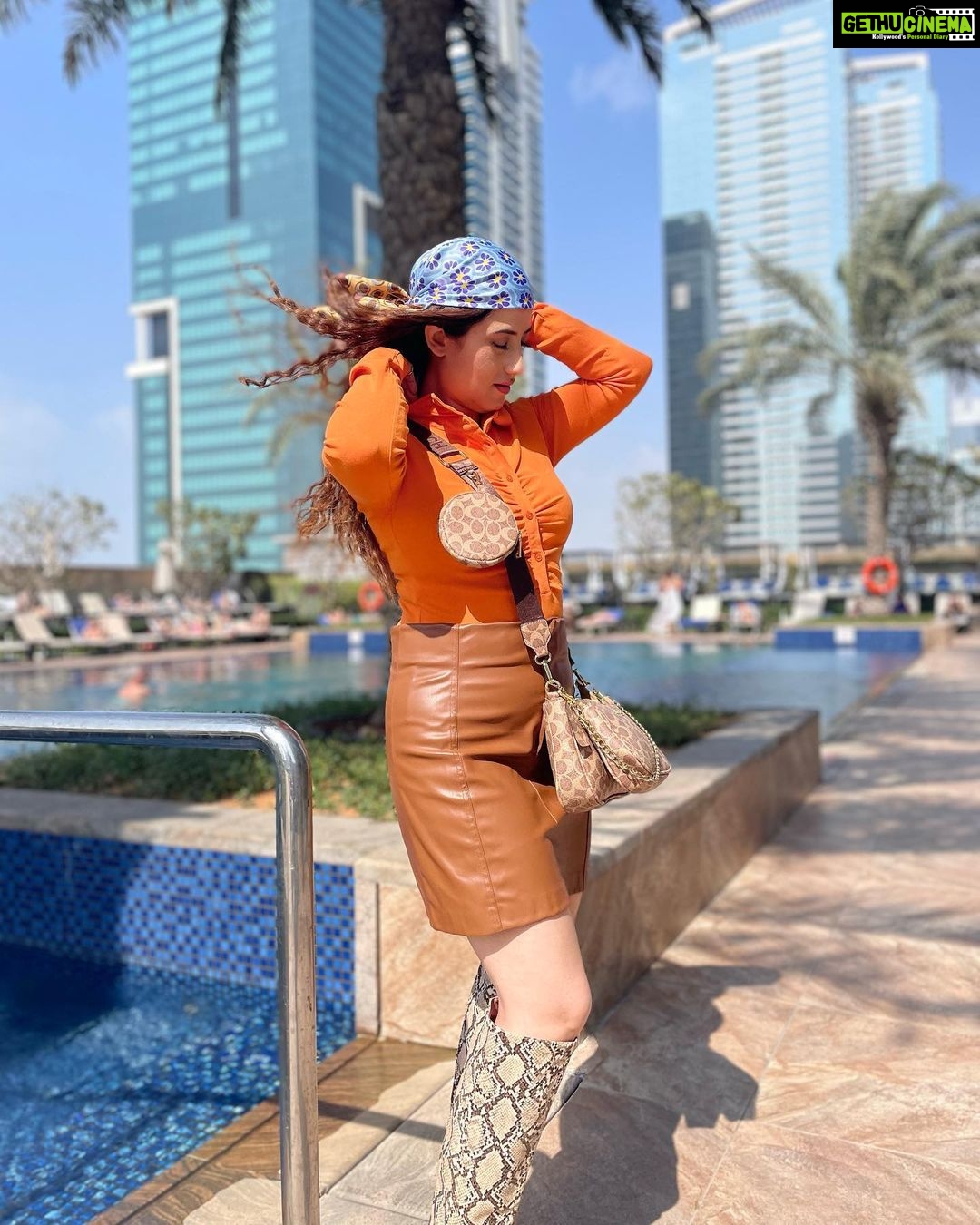 Aalisha Panwar Instagram - Let’s STOP .. Overvaluing what we’re not .. ., and Undervaluing what we really are.. .. have Mercy and give urself a Fair Chance .. .,!! 🤷♀️😉🙆♀️🧡 . . #tuesdaymotivation #positivevibes #tuesadythoughts #throwback #dubai Dubai United Arab Emirates