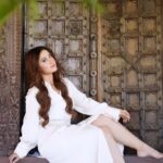Aalisha Panwar Instagram – 🦢 ., 

📸- @photographerubhi 

#tuesdayvibes #whitedress #bts #instagood #actress #aalishapanwar #beingme