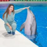 Aalisha Panwar Instagram - Well.. ., my expression says it all.. still can’t believe I met the most beautiful and warm mammal .. 🐬💙🙆‍♀️ . . Thankyou soo much @dolphinariumdubai for this beautiful experience Disclaimer- These are rescued mammals which are taken care of very well fed and not drugged or abused and get good health care by @dolphinariumdubai
