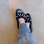 Aalisha Panwar Instagram - 👀🤷‍♀️🚶‍♀️🧳✈️.. .. . . . #crazyfeet #airportdiaries #travel #fun #workmode