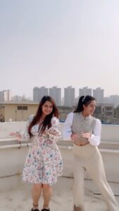 Aalisha Panwar Instagram - 👩‍❤️‍💋‍👩👭.. . . #withsissy #reelitfeelit #reelkrofeelkro #trending #mybestieandyourbestie @aarohi_panwar_18