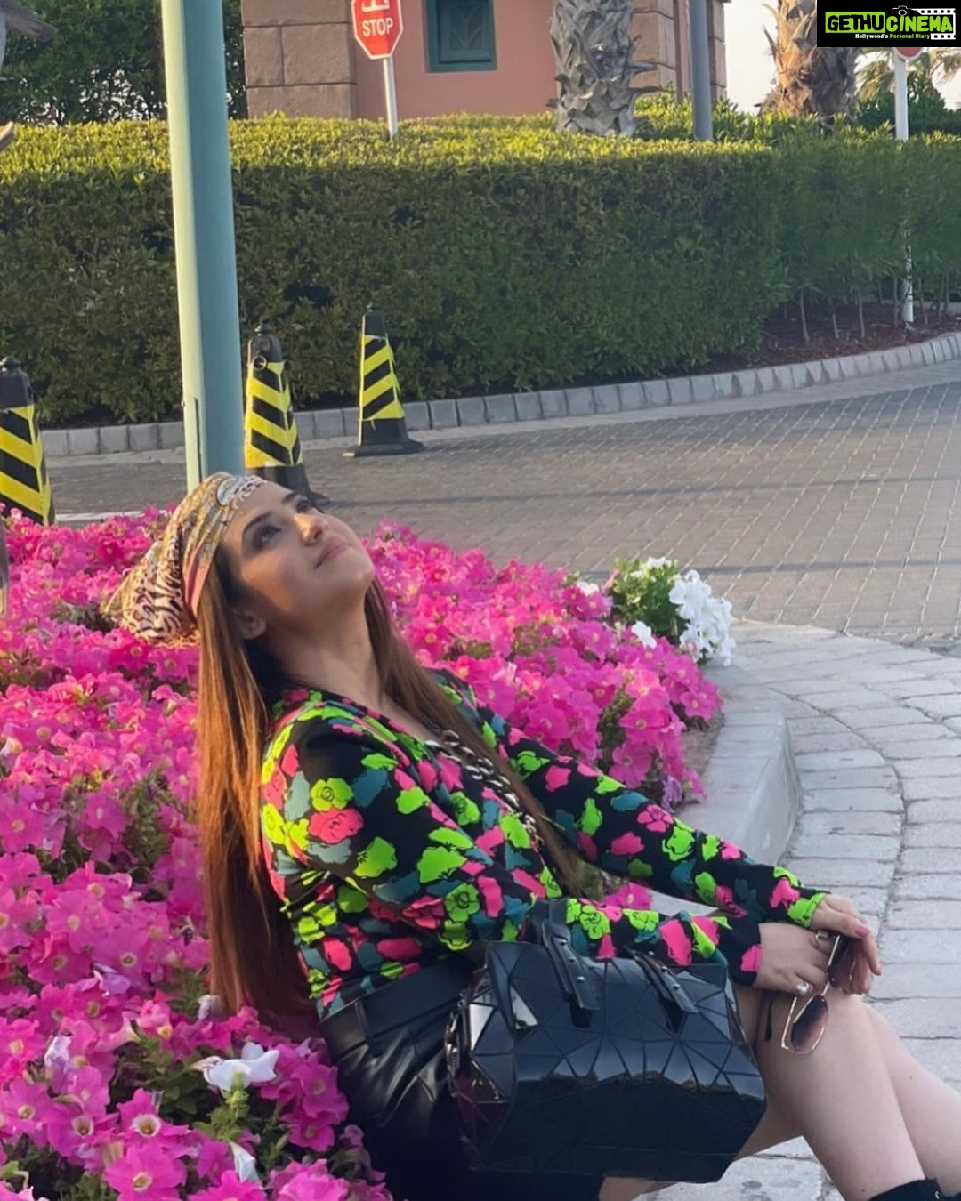 Aalisha Panwar Instagram - They whispered to her - βYou cannot withstand the Storm.. ..β She whispered back - βI am the Storm .. !!β ππ . . #travel #dubaidiaries #travelgram #dubaiexpo2022 Atlantis, The Palm