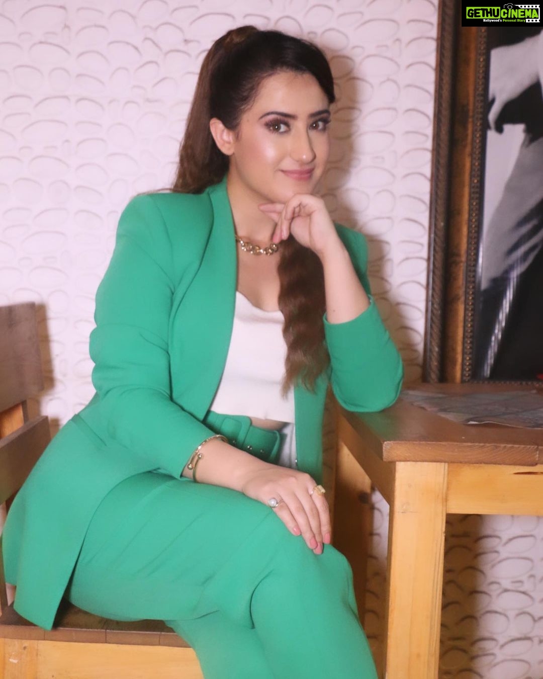 Aalisha Panwar Instagram - If you don’t Build your Dream.. ., someone will Hire you to Build their’s.. ., . . #tuesdaymotivation #tuesdayvibes #ishqiyaatpromotions #pressmeet #ishqiyaat #14thfeb #comingsoon #staytuned