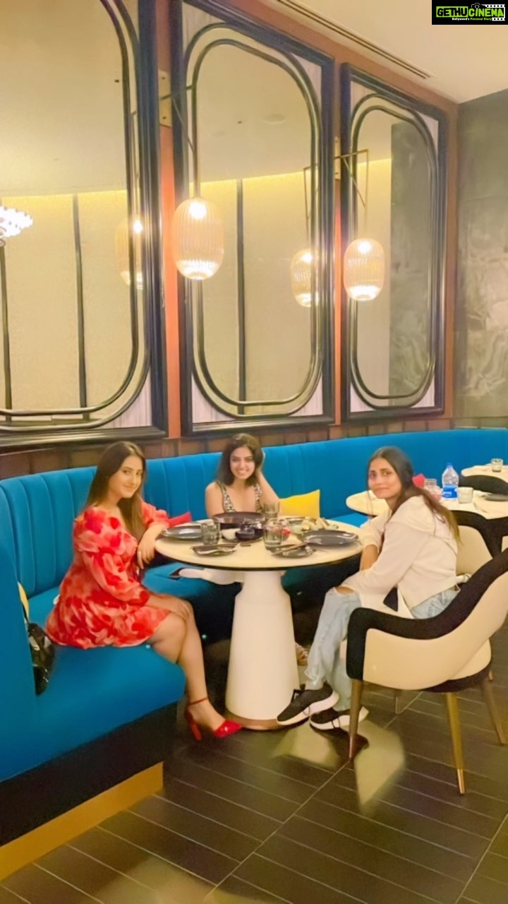 Aalisha Panwar Instagram - Thanku @gomamumbai for this wonderful Asian Experience .., food was exquisite and delicious had a wonderful time and ambiance was amazing .. Loved the hospitality.. 😇❤️ @roshni_sahota @ektathakuur Goma
