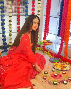 Aalisha Panwar Instagram - Happy Diwali..🪔🙏❤️ 
.
.
.
.
Wearing- @neerusindia 
Jewellery- @adan_creation_ 
Styled- @nehaadhvikmahajan
