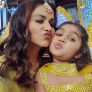 Aanchal Khurana Instagram - No Hate in me. It's either all love or idgaf ✌️
Every day phenomenal with my little jaan @aarohi_123kumawat 💕
