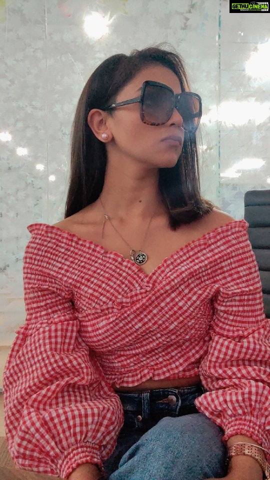 Aanchal Khurana Instagram - I am embracing each moment with gratitude 🦋 . . . . . #womanfashion #instagood #girlswithtattoos #evileye #reels #reelsinstagram #reelitfeelit #reelkarofeelkaro #viral #badeachhelagtehain2 #akarmy #aanchalkhurana #balh2 #brinda #instagood #trendingreels