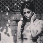 Aanchal Khurana Instagram - Black & white is more realistic 🖤 . . . . #lawofattraction #dream #believe #vision #attract #iamthebest #staypostive #strong #iamenough #soulful #deepsoul #nonegativity #dope #stopandstare #balh2 #badeachelagtehain2 #brinda #aanchalkhurana #reeltoreal #lifeisbeautiful #thankyouuniverse #omnamahshivaya #instagood