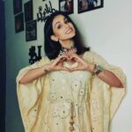 Aanchal Khurana Instagram - Life is too short to be faking a vibe with anybody. Relationships friends or family! . . . . . #love #live #laugh #liveinpresent #loveyourself #acknowledge #begrateful #thankyouuniverse #behumble #humanityfirst #empathy #unconditionallove #expectations #peaceofmind #mountaingirl #takemeback #iwanttotravel #aanchalkhurana #brinda #balh2 #badeachelagtehain2