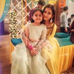 Aanchal Khurana Instagram - How much i will miss shooting with you my gabuchieeee and everyone 🫶 @aarohi_123kumawat . . . . . . . #starkid #brinda #pihu #brihu #bri #balh2 #badeacchelagtehain #raya #rayakishaadi #sonytelevision #balajitelefilms #actorslife #aanchalkhurana #thankyou #shukran