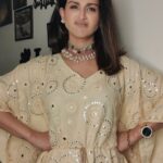 Aanchal Khurana Instagram - When you start to prioritise Yourself ⭐💫✨ . . . . . #womanfashion #instagood #reels #reelsinstagram #reelitfeelit #reelkarofeelkaro #viral #cocktail #sexy #saree #instagram #like #love #life #akarmy #aanchalkhurana #balh2 #brinda #instagood #trendingreels #diwali #diwalioutfit