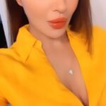 Aashka Goradia Instagram - Morning blah to morning look 🐋 Felt like - might delete later 👀 . . . . . . . #makeup #makeuptransformation #reneecosmetics #wingedliner #eyeliner #makeupgamestrong #daylook #transition