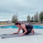 Aashka Goradia Instagram - Headstand Master Program starts at @peaceofblueyoga in two weeks. DM @peaceofblueyoga to register. #yoga #yogapractice #sirsasana #headstand #inversions #kingofasanas
