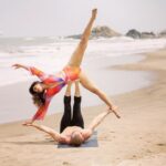 Aashka Goradia Instagram - Joy - Flying With मेरा @ibrentgoble ❤ . . Photographer by beautiful @eli_smitt . . . #acroyoga #acrofun #beachlife