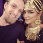 Aashka Goradia Instagram - #throwback His long beard and my super long eyeliner 🤩❤️🌟 . . . . . . . #throwbackthursday #eyeliner #wingedliner