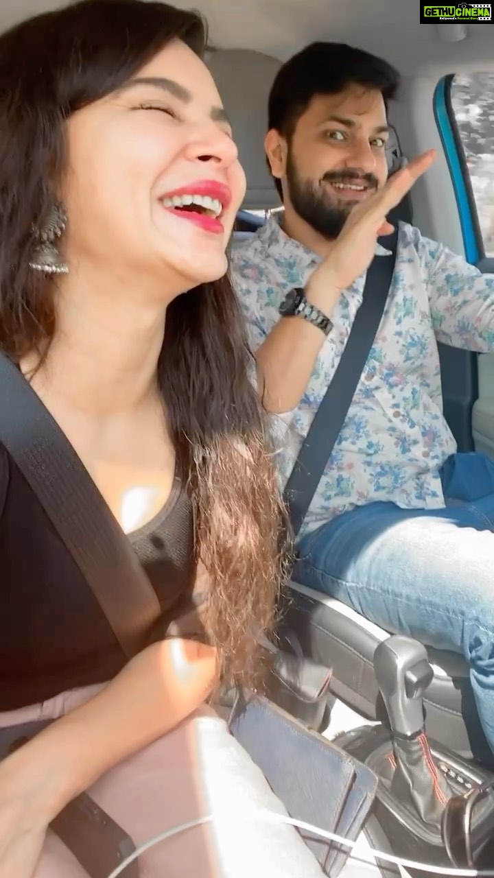 Aashka Goradia Instagram - My brotha from same motha ~ his head shaking love for techno ~ You better reserve the spot… you know where broskieee @esgee95 @esgee__music . . . . . . #techno