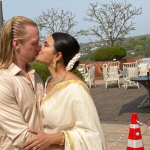 Aashka Goradia Instagram - Love you, everyday. @ibrentgoble