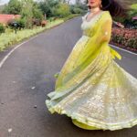 Aashka Goradia Instagram - Feeling 💚 in @gopivaiddesigns . . . . Jewellery @aquamarine_jewellery Styling @__snehasharma___ Goa