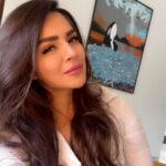 Aashka Goradia Instagram – “I will tell you how to become rich. Close the doors. Be fearful when others are greedy. Be greedy when others are fearful.” — Warren Buffett
.
.
.
#truthbomb #equity #investments