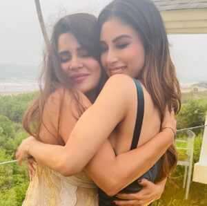 Aashka Goradia Instagram - wonderful time in the company of even more wonderful women…Celebrating Monobinaaaa @imouniroy 
Blessings and only blessings for this you Mo Mo ❤️
.
.

Stunning Ladies, @anusoru @nidhikurda @anishavarma @shivaani_malik_singh @roopalikadyan ❤️
@rohiniyer thank you for organising this and bringing us together ❤️
.
.
.
Special thanks to @w_goa @spicetraders_w @sylviagoa @rockpoolgoa @woobar_wgoa @awayspagoa 
@tanveerkwatra @natsravi 

#WGoa #whotels #Wescapes #bonvoy #slyviagoa #rockpoolgoa