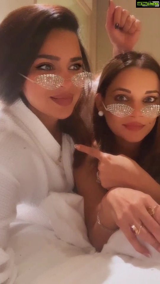 Aashka Goradia Instagram - We together make the whole world feel dumb!๐ Thanks for always being thereโค, By the way : " Be my cup, and I would be your cake " let's make this cupcake ๐ง worth it's taste for the rest of our lives. Delighted that I've got a friend like you ๐ #siblings #sisters #love #reels #reelkarofeelkaro #trending #viral #bestfriends #reelsindia #explore #exploremore #kanikamaheshwari