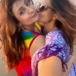 Aashka Goradia Instagram - Happy happpppyyyy Birthday mere dost @juhiparmar फूलों की खुशबू से महकता रहे जीवन तुम्हारा, तारों की चमक से चमकता जीवन तुम्हारा ! उम्र हो तुम्हारी चाँद, तारे और सूरज जैसी हैपी बर्थ्डे तो यू जी लव यू @juhiparmar ❤️