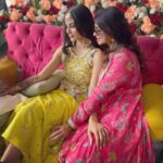 Aashka Goradia Instagram - सखी लगाए सगन की मेहँदी ❤️ प्रार्थना यही की तेरा जीवन सडेव सुख सम्पूर्ण ❤️ . . . . #mehendi Goa