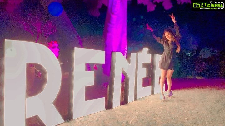 Aashka Goradia Instagram - Cause it makes my heart happy. RENÉE . . Celebrating💥