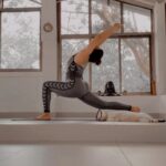 Aashka Goradia Instagram - Morning Flow ☀️ Working on alignment, staying constant….breathing mindfully, learning at @peaceofblueyoga . . . . . #morning #sunrise #morningflow #movement #yogashala #yoga #goa #yogagoa #ashtanga #peaceofblueyoga #aashkagoradia #aashka #yogafit