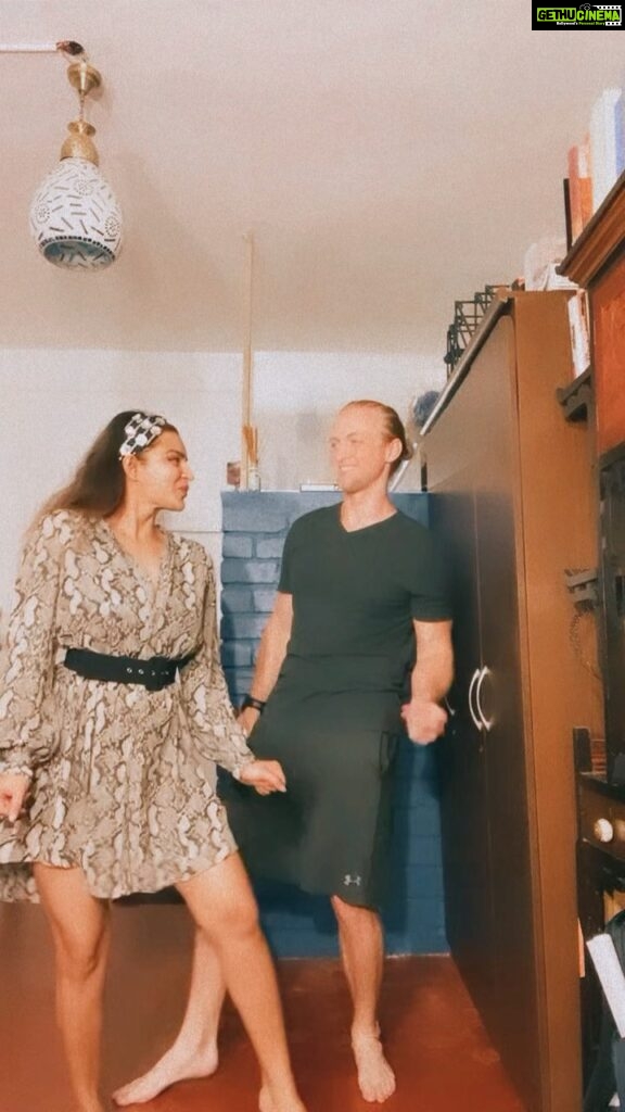 Aashka Goradia Instagram - With @ibrentgoble Slipping into cuteness for Sunday’ . . . . Remix with us! Tag us! 😘 #tutupedrocapo #dance #trends #reels #instareels #dancingcouple #breshka