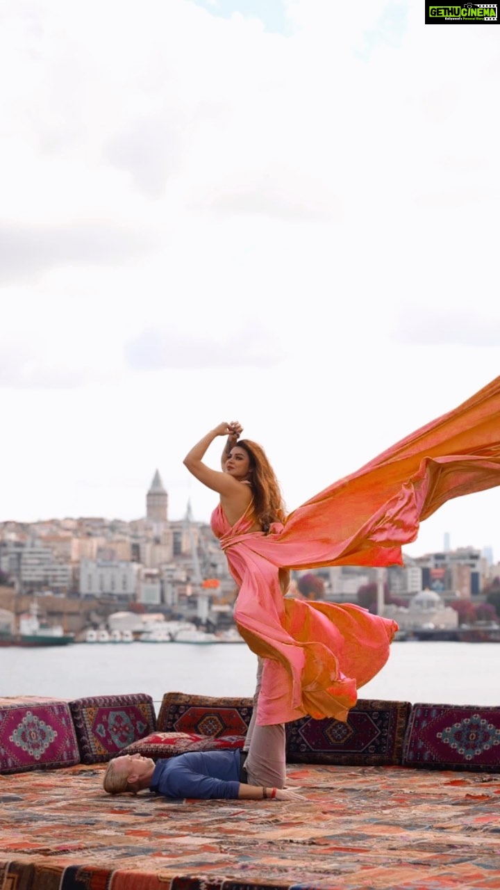 Aashka Goradia Instagram - Doing what we do best ❤️ You make me fly - in my lowest and highest - your love and understanding keeps me going babe ❤️ @ibrentgoble I love you, my whole heart.