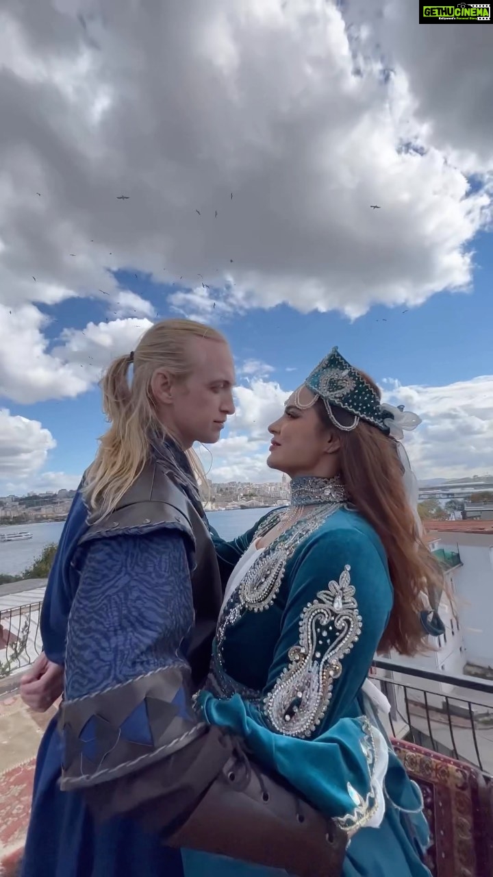 Aashka Goradia Instagram - A Dance of Dragons 🐉 🗡️ ______ A Targaryen and a Braavosi 💕 ______ . . . . . #khaleesi #houseofthedragon #motherofdragons #westeros #housetargaryen #series #hbo #mattsmith Istanbul, Turkey