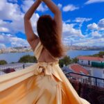 Aashka Goradia Instagram - Love is Love In the air, around and everywhere. ❤️