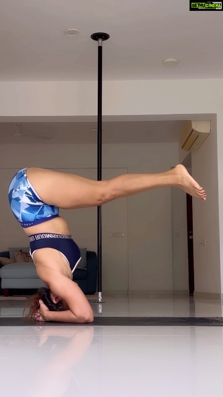 Aashka Goradia Instagram - A lot of hard work ahead. Work that core - baby’ Inversions, my healer.