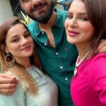 Aashka Goradia Instagram - Happy Rakshabandhan to all broskis and sistas… ❤️❤️❤️ . . . #poweroflove