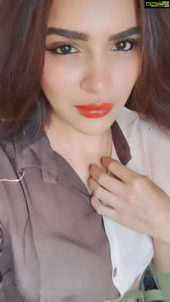 Aashka Goradia Instagram - Be stupid anyway! Say you love - love more.