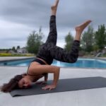 Aashka Goradia Instagram - Calm face - Arm. Balance - Transitions ❤️ @peaceofblueyoga Visit website for programs Link in Bio 🐋