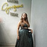 Aasiya Kazi Instagram - ✨ 📸:- @ashish_j_nakashe 👗:- @shilpsaxena Pr:- @dharmishthadagia 💆🏻‍♀️:- @meenakshikolvankar 💄:- @thombrekapil Location :- @thetimesssquare