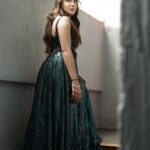 Aasiya Kazi Instagram - 🧚🏻‍♂️ 📸 :- @ashish_j_nakashe Pr:- @dharmishthadagia 👗 :- @shilpsaxena 💄 :- @thombrekapil 💆🏻‍♀️ :- @meenakshikolvankar