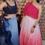 Aasiya Kazi Instagram - Friends are chosen family ❤️💕 MUA:- @makeoversbyneeta Dress:- @neckbookarinkooproduct #makeup #makeupvideos #shoot #photoshoot #video #viral #viralvideos #viralreels #love #reels #réel #reelitfeelit #bestfriends #family #insta #instagram