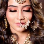Aasiya Kazi Instagram - 👸🏻💕 Shoot for @exotic_oud_india @nuzhathashir Impeccable makeup by the celebrity makeup artist @glamup_by_farah @farahptl_11 11 . The Queen Hair Stylist @hairtrendzbysmita . Lovely costume by . The beautiful jewellery by @tiptopindia . Amazing cinematography by @a.m.irfann . My support system❤️ @princess_simrah & @saniya_khan_quotes #exoticoudindia #gazdar #nuzhathashir #aasiyakazi
