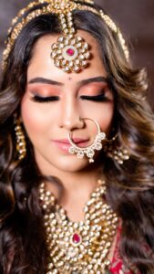 Aasiya Kazi Instagram - 👸🏻💕
Shoot for @exotic_oud_india @nuzhathashir 
Impeccable makeup by the celebrity makeup artist @glamup_by_farah @farahptl_11 11 
.
The Queen Hair Stylist @hairtrendzbysmita 
.
Lovely costume by 
.
The beautiful jewellery by @tiptopindia 
.
Amazing cinematography by @a.m.irfann 
.
My support system❤️ @princess_simrah & @saniya_khan_quotes 
#exoticoudindia #gazdar #nuzhathashir #aasiyakazi