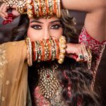 Aasiya Kazi Instagram - ✨💫 Shoot for @exotic_oud_india @nuzhathashir Impeccable makeup by the celebrity makeup artist @glamup_by_farah @farahptl_11 . The Queen Hair Stylist @hairtrendzbysmita . Lovely costume by @shreedesignersaree . The beautiful jewellery by @tiptopindia . Amazing cinematography by @a.m.irfann . My support system❤️ @princess_simrah & @saniya_khan_quotes #exoticoudindia #gazdar #nuzhathashir #aasiyakazi