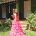 Aasiya Kazi Instagram - I still can’t get over this dress 🌸 Photographer:- @jaysingal_ Stylist:- @yashasvisingh19 Wearing:- @tailornstylist Stylist Association:- @dharmishthadagia Hair:- @meenakshikolvankar Make up:- @suryakant_makeup_artist #gown #pink #slowmotion #instagood #instareels