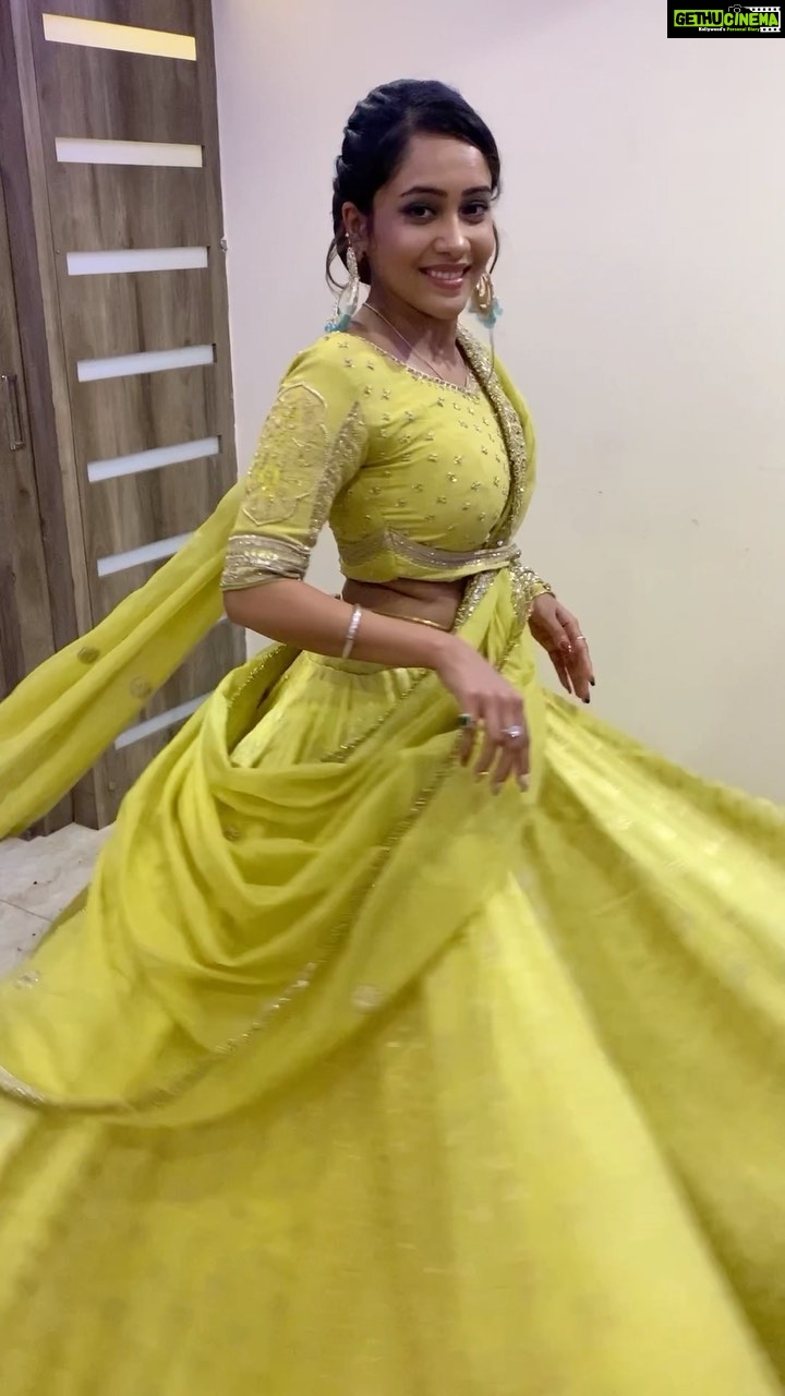 Aasiya Kazi Instagram - Dress as you want to be addressed 🌼 Stylist:- @yashasvisingh19 Wearing:- @rajarani_couture Earrings:- @zaya.jewels (Prev one got del for some reason)🤷‍♀️ #slowmotion #reels #reelitfeelit #video #instagram