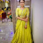 Aasiya Kazi Instagram – 🌻
Wearing :- @rajarani_couture 
Stylist:- @yashasvisingh19
Earrings:- @zaya.jewels