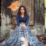 Aasiya Kazi Instagram – 🍂🍁
Photographer:- @jaysingal_ 
Stylist:- @yashasvisingh19 
Earring by:- @thepurpletrunkstore 
Designer:- @aarti_mataney 
Stylist Association:- @dharmishthadagia 
Hair:- @meenakshikolvankar 
Make up:- @suryakant_makeup_artist